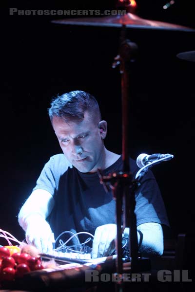 XIU XIU & EUGENE ROBINSON - 2013-02-04 - PARIS - La Fleche d'Or - James Cyrus Stewart